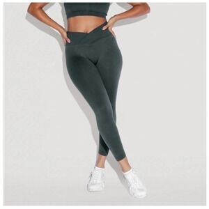 POPFLEX Seamless Hourglass Leggings in Magical Forest Dark Green Size Small